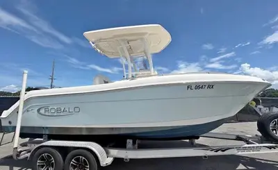 2019 Robalo R222