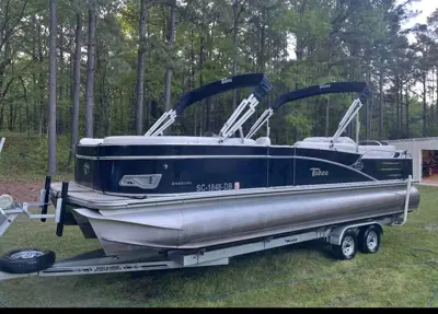 2014 Tahoe Cascade 2485 Tritoon