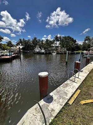 Boat dock slip for rent in Palm Beach Gardens