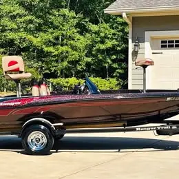 Bass boat