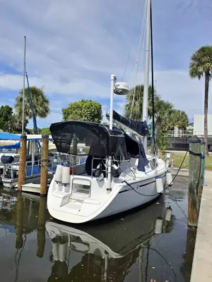 1990 Hunter sailboat vision 32