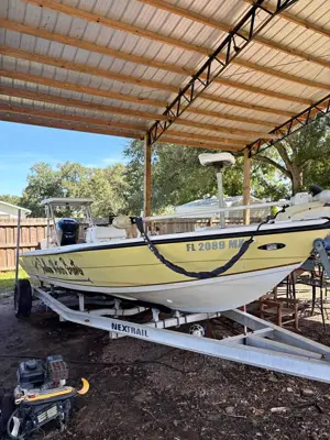 2005 Shallow Water Flats Boat 21’