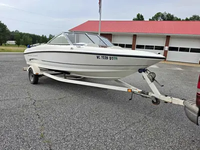 2005 Bayliner 3.0 Mercruser