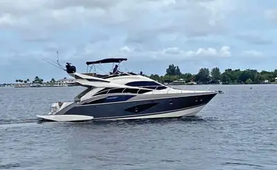 2017 Marquis 500 sport yacht 3 - 435hp volvo ips series 600
