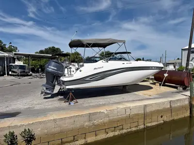 2020 Hurricane Sundeck 2486, Yamaha F250XB with 111 hours!!