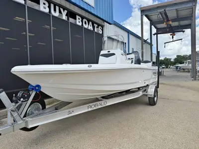 2027 ROBALO 206 PRO