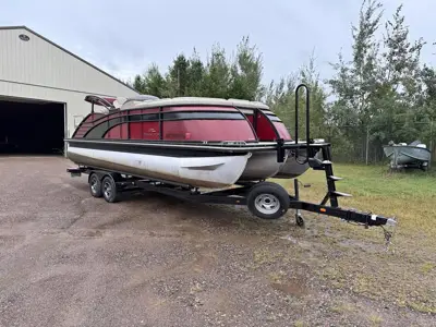 2015 Bennington 2372QCW