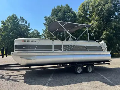 2020 SOUTH BAY S224 (24’2”) TRI TOON - 200 HP / WATER READY