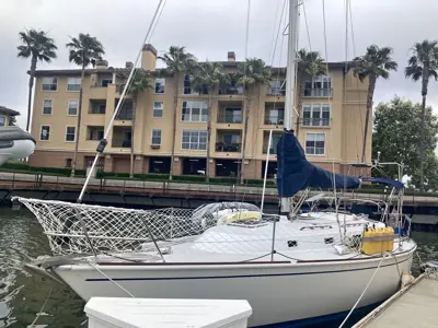 1985 Pearson Sailboat 36-2