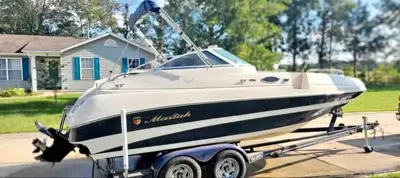 2001 Mariah Jubilee deck boat, yacht class