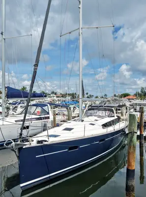 2013 BENETEAU 46 Sense - located in Hollywood FL