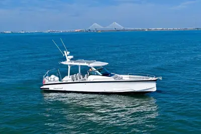 2025 Axopar 29 Sun Top