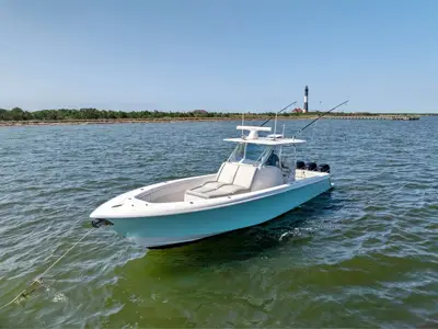 2019 Contender 39 Fish Around