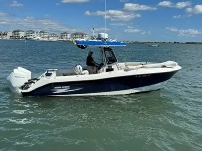 2000 Hydra Sports 2596 Vector