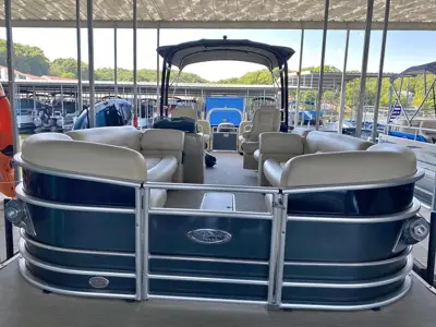 2018 Landau 28 foot tritoon