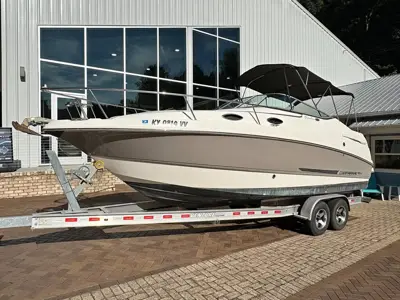2007 Chaparral 240 Signature w/ Trailer