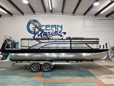 2025 Bennington 22SSRSE