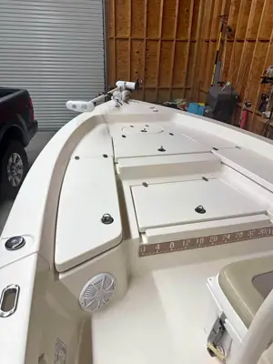 2016 Pathfinder 2400trs