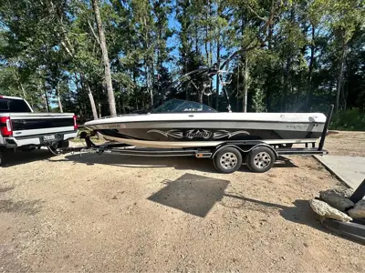 2002 Malibu wake setter 23 ft
