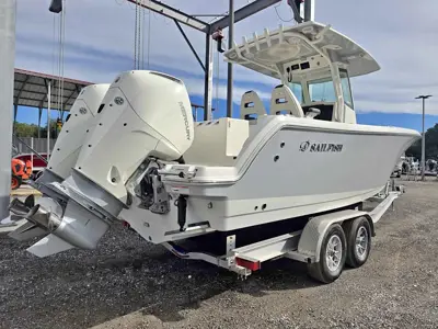 2022 Sailfish 272 Center Console