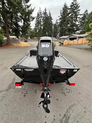 2025 Tracker Classic xl