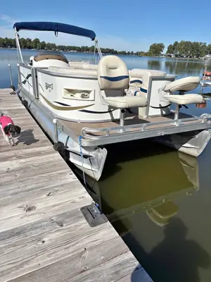 IMMACULATE 2004 Crest II LM PONTOON BOAT