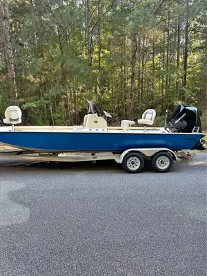 2019 Lowe 22 bay