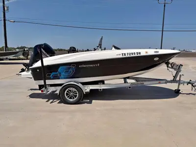 2017 Bayliner E16
