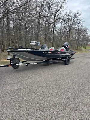2015 Bass Tracker Pro 190 Team tx