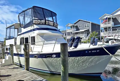 1990 Marine Trader 36 ft sundeck with flybridge