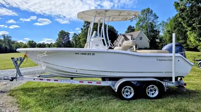 2016 Tidewater 210 LFX Center Console