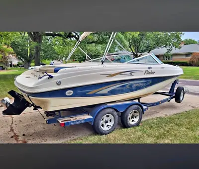 2001 Rinker captive