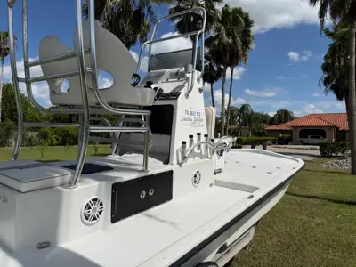 2023 shallow stalker cat 240 boat