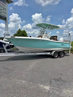 2025 Pioneer 222 Sportfish Center Console Boat