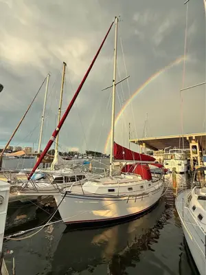 1984 Island Packet 31 – Fully Refitted, Turn-Key Cruiser
