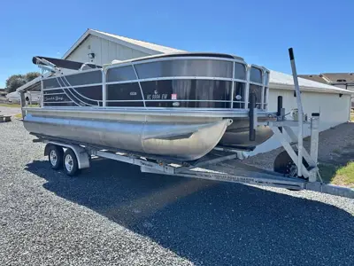 2022 Southbay 222 CR LE Pontoon (FIRM)