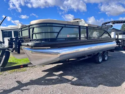 2025 Godfrey Pontoon 2286 fs