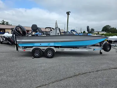 2027 Xpress X23 Bay Lounge boat, Yamaha Vmax 250 SHO