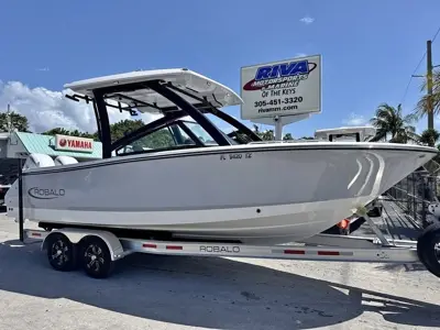 2025 Robalo R257