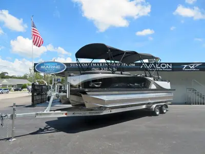 2027 Avalon LSZ 25' Versatile Rear Bench