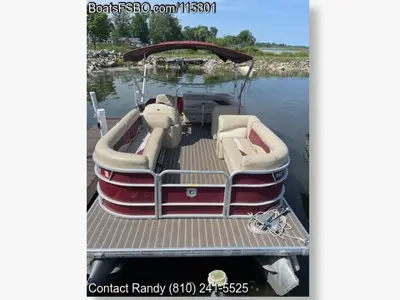 2016 Godfrey Pontoon — 22ft