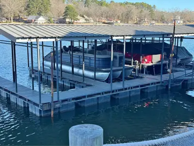 Bennington R25 Tritoon Boat