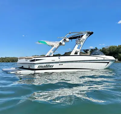 2013 Malibu Wakesetter 21’ VLX boat