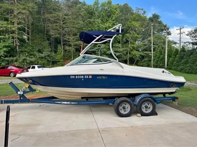 2007 Sea Ray 210 Select Wake/Ski Boat – Matching Trailer Included! Let the Summer Fun Begin!
