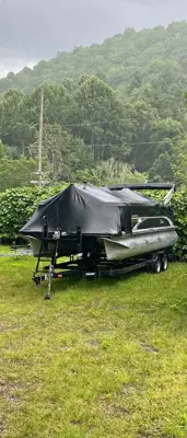 2013 Tahoe Pontoon 23’ LT 2300