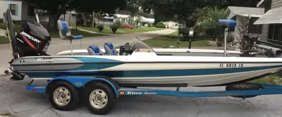 Triton TR21 bass boat