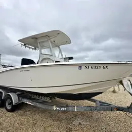 2006 Boston Whaler 240 outrage