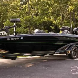 Triton 20 TRX Patriot Bass Boat