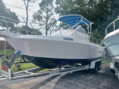 Pro-Line Walkaround Boat with Honda Four Stroke Engine