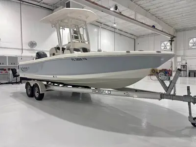 2024 Robalo 226 Cayman